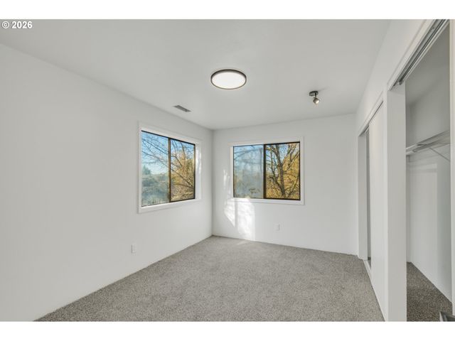 11525 Se FLAVEL St, Portland, OR 97266