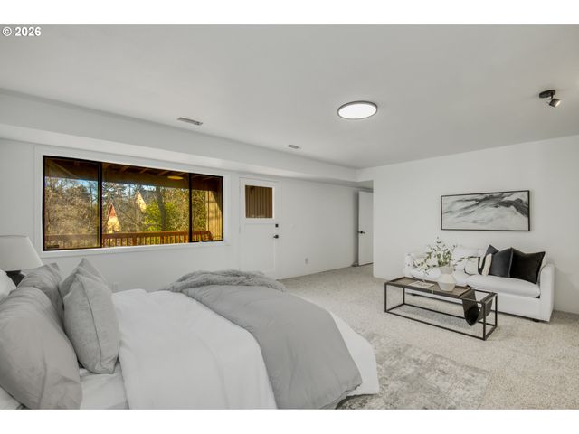 11525 Se FLAVEL St, Portland, OR 97266