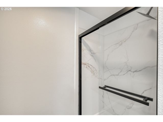 11525 Se FLAVEL St, Portland, OR 97266