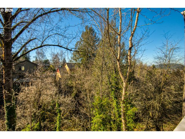 11525 Se FLAVEL St, Portland, OR 97266