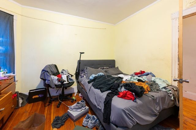 94 D St, Lowell, MA 01851