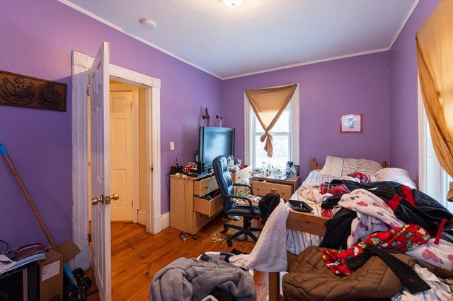 94 D St, Lowell, MA 01851