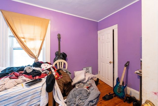 94 D St, Lowell, MA 01851