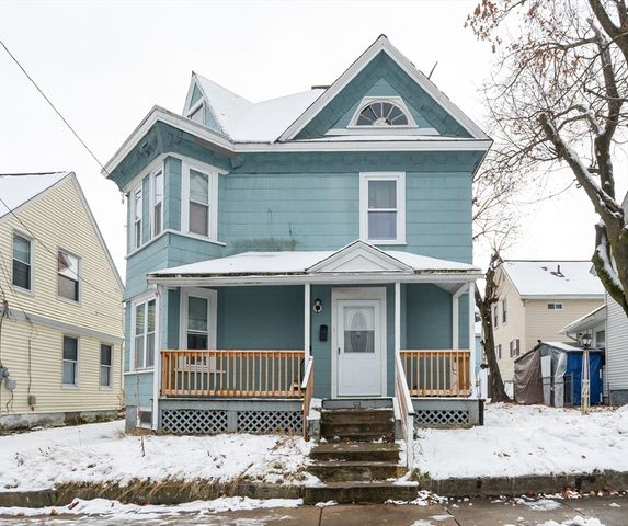 94 D St, Lowell, MA 01851
