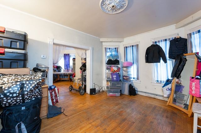 94 D St, Lowell, MA 01851