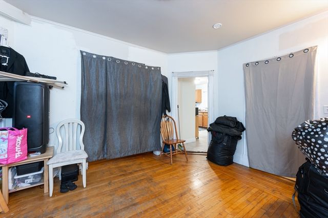 94 D St, Lowell, MA 01851