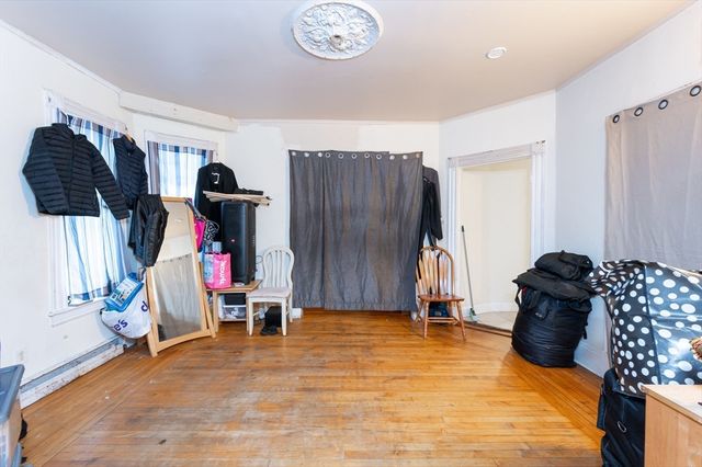 94 D St, Lowell, MA 01851