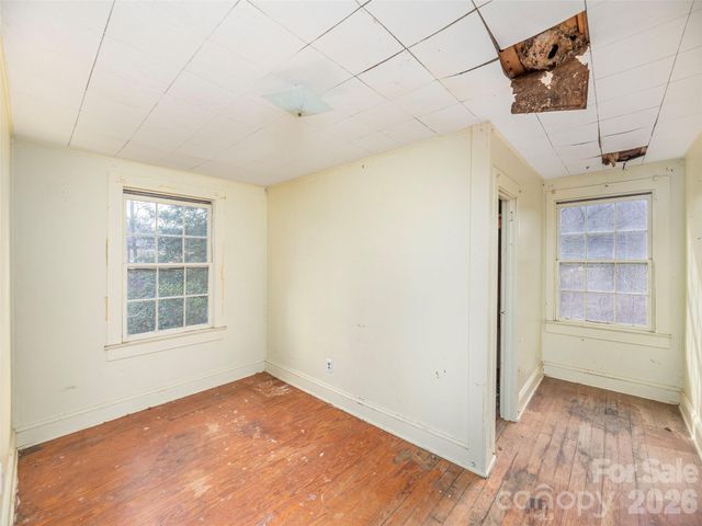 92 Mauney Cove Road, Waynesville, NC 28786