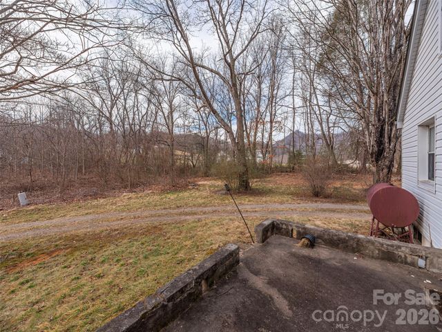 92 Mauney Cove Road, Waynesville, NC 28786
