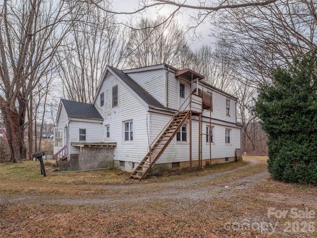 92 Mauney Cove Road, Waynesville, NC 28786