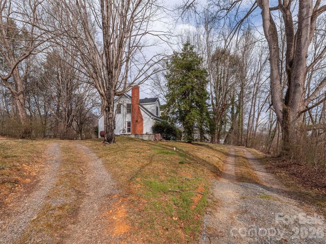 92 Mauney Cove Road, Waynesville, NC 28786