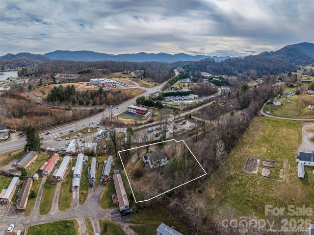 92 Mauney Cove Road, Waynesville, NC 28786
