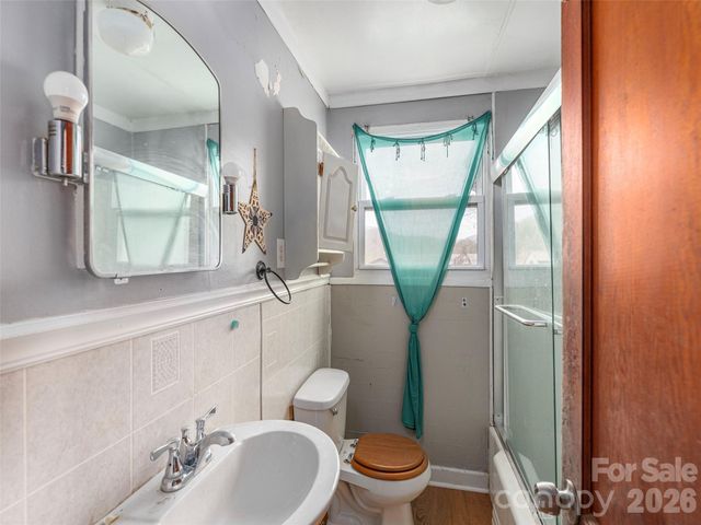 92 Mauney Cove Road, Waynesville, NC 28786