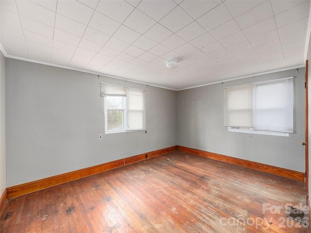 92 Mauney Cove Road, Waynesville, NC 28786