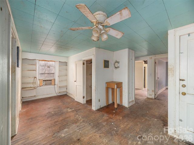 92 Mauney Cove Road, Waynesville, NC 28786