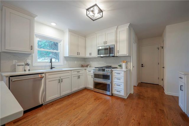 8818 Birch Lane, Prairie Village, KS 66207