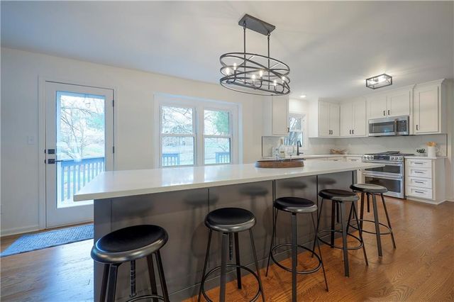8818 Birch Lane, Prairie Village, KS 66207