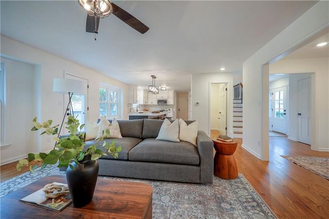 8818 Birch Lane, Prairie Village, KS 66207