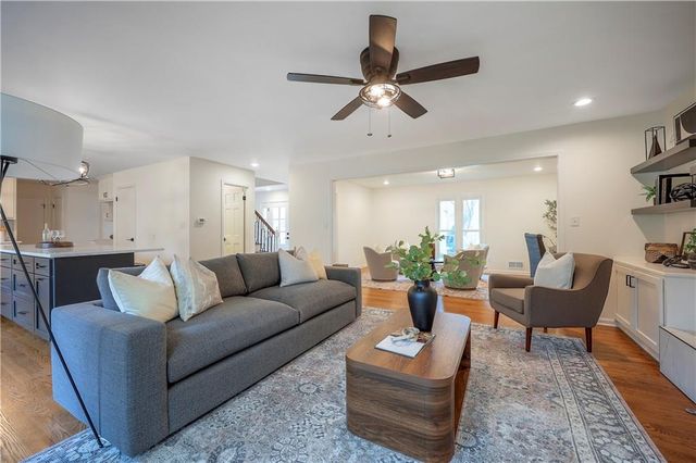 8818 Birch Lane, Prairie Village, KS 66207