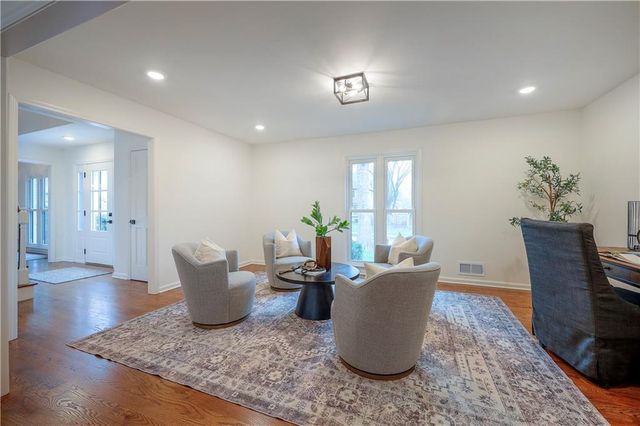 8818 Birch Lane, Prairie Village, KS 66207