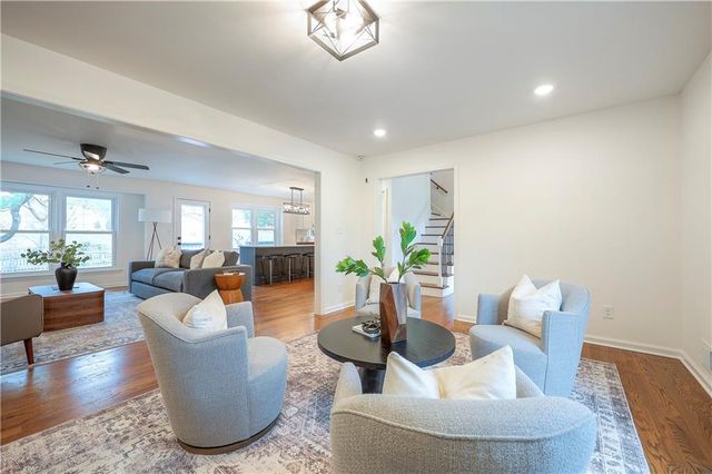 8818 Birch Lane, Prairie Village, KS 66207