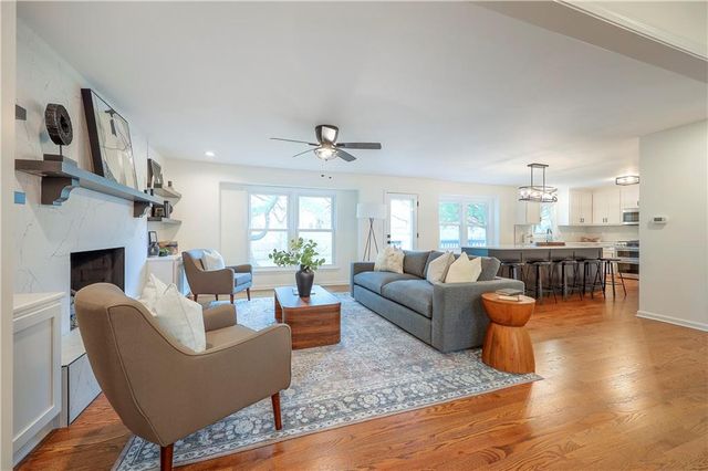 8818 Birch Lane, Prairie Village, KS 66207