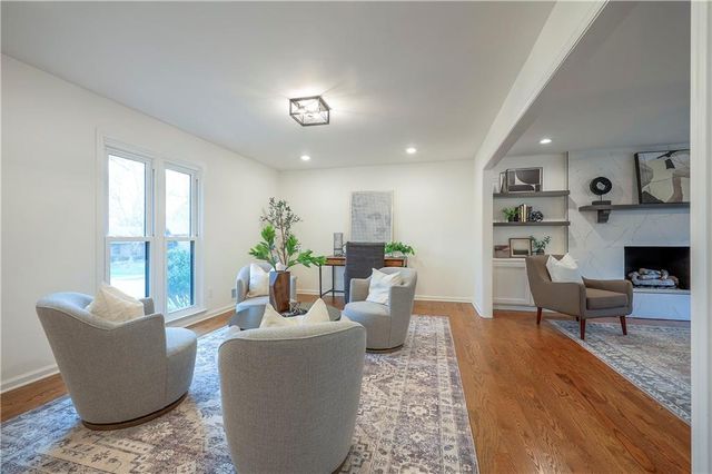 8818 Birch Lane, Prairie Village, KS 66207