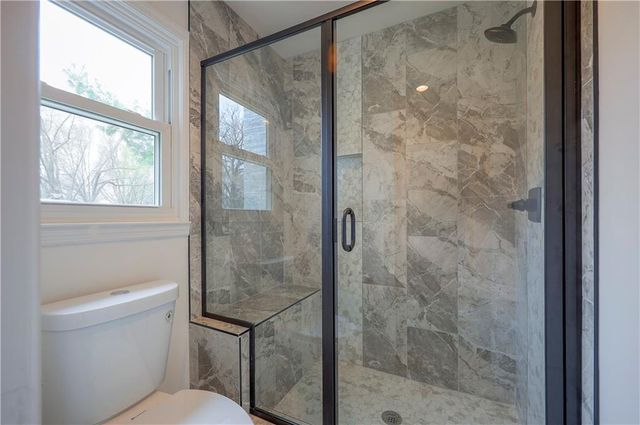 8818 Birch Lane, Prairie Village, KS 66207