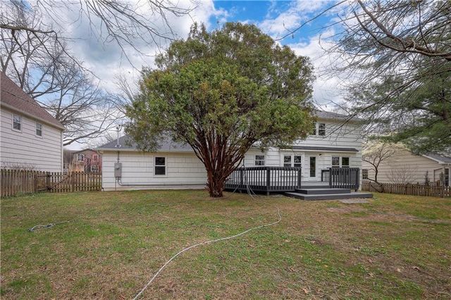 8818 Birch Lane, Prairie Village, KS 66207