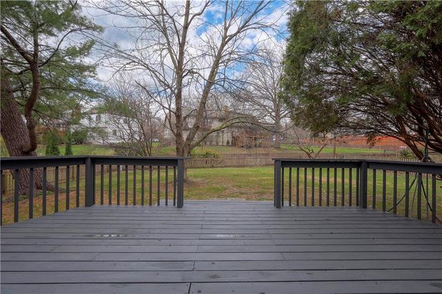 8818 Birch Lane, Prairie Village, KS 66207