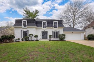 8818 Birch Lane, Prairie Village, KS 66207