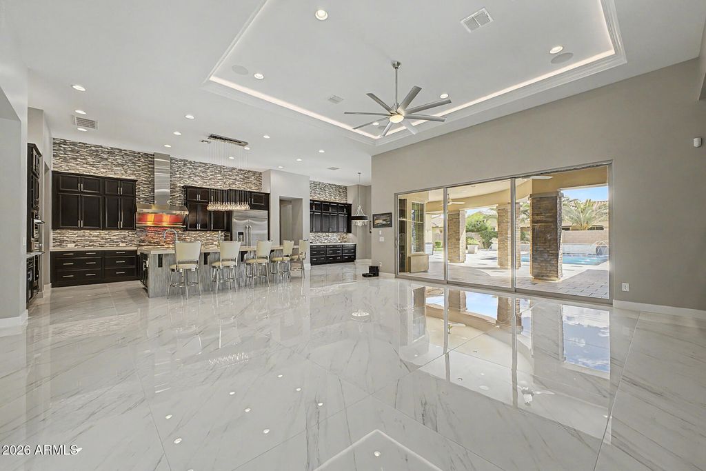 Image 12 of property listing at 2087 E ARIS Drive, Gilbert, AZ 85298