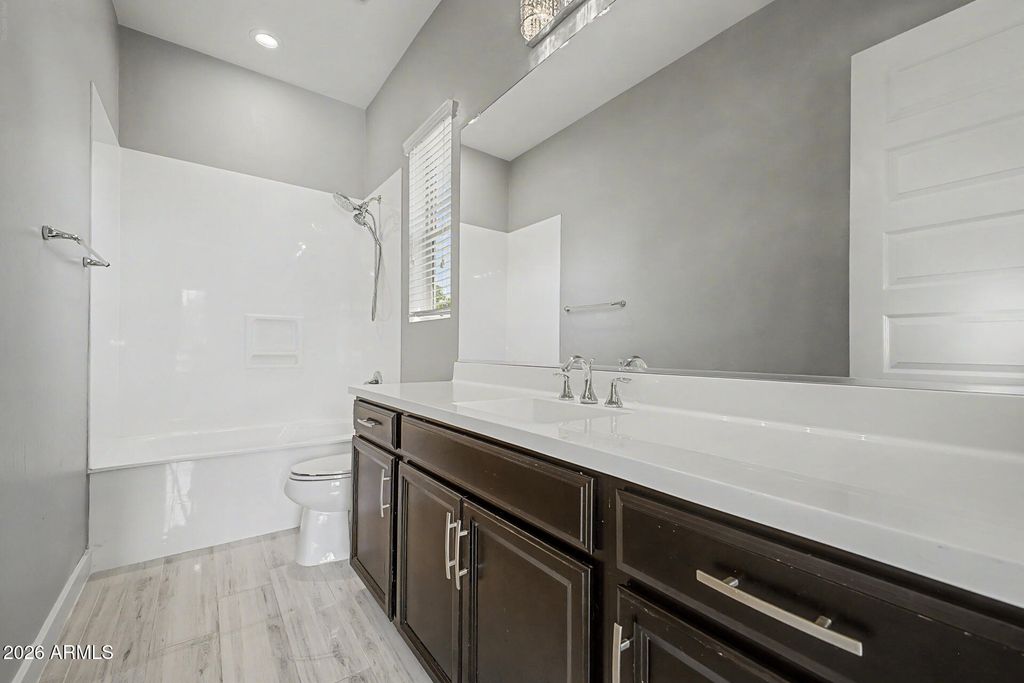 Image 32 of property listing at 2087 E ARIS Drive, Gilbert, AZ 85298