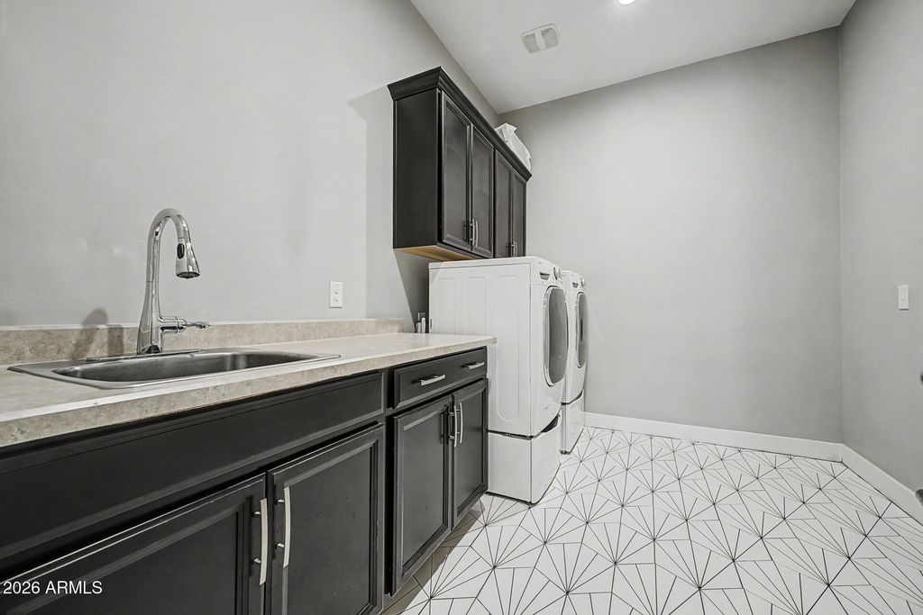Image 55 of property listing at 2087 E ARIS Drive, Gilbert, AZ 85298