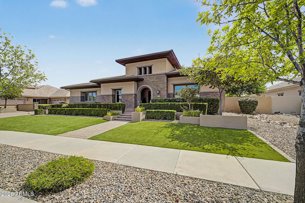 Image 6 of property listing at 2087 E ARIS Drive, Gilbert, AZ 85298