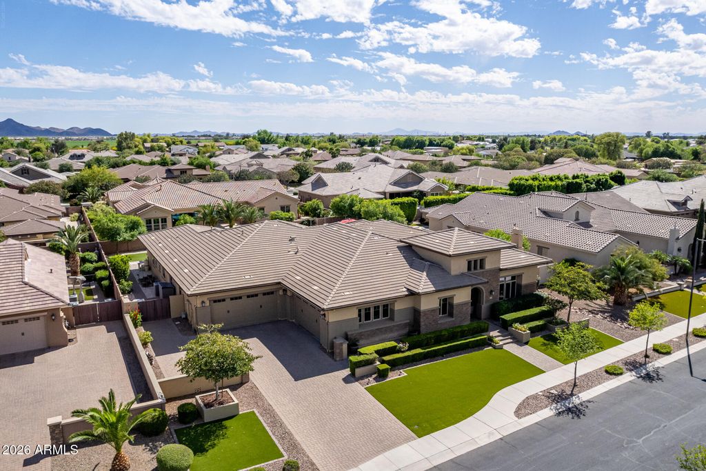 Image 92 of property listing at 2087 E ARIS Drive, Gilbert, AZ 85298