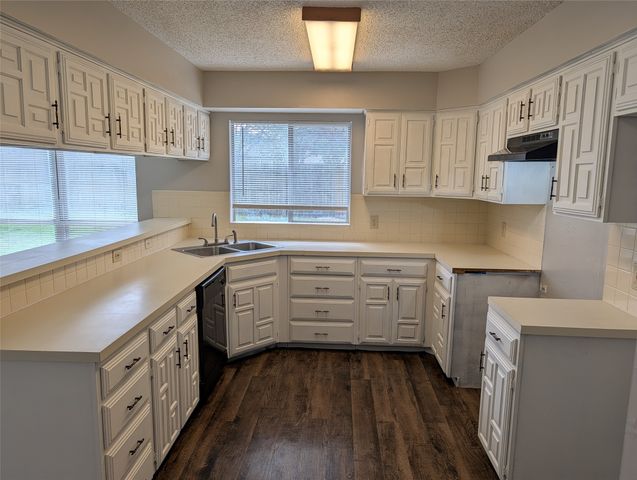 6912 Westglen Drive, Fort Worth, TX 76133