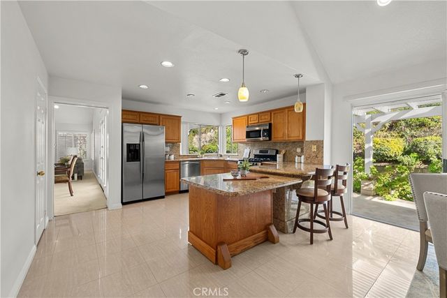 26334 Emerald Dove, Valencia, CA 91355