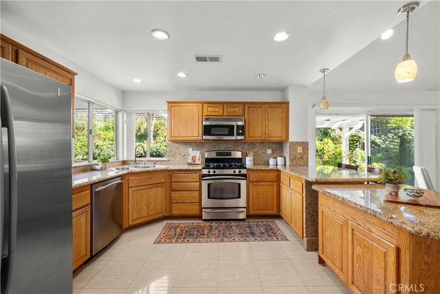 26334 Emerald Dove, Valencia, CA 91355