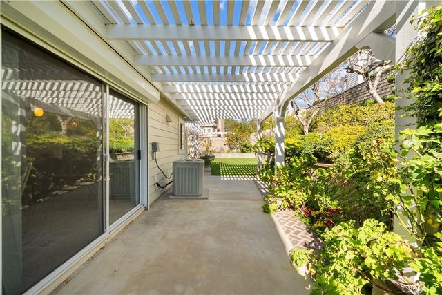 26334 Emerald Dove, Valencia, CA 91355