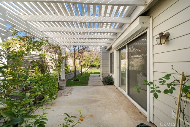 26334 Emerald Dove, Valencia, CA 91355