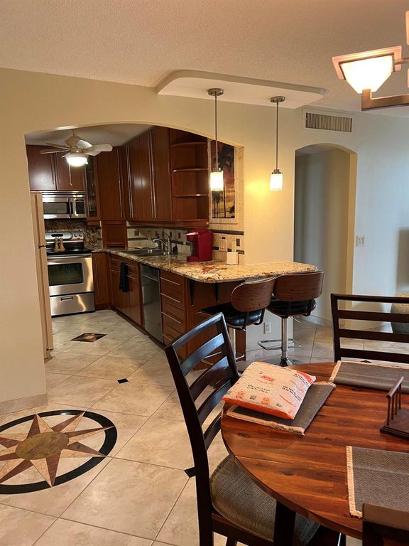 125 S Ocean Avenue 304, Palm Beach Shores, FL 33404