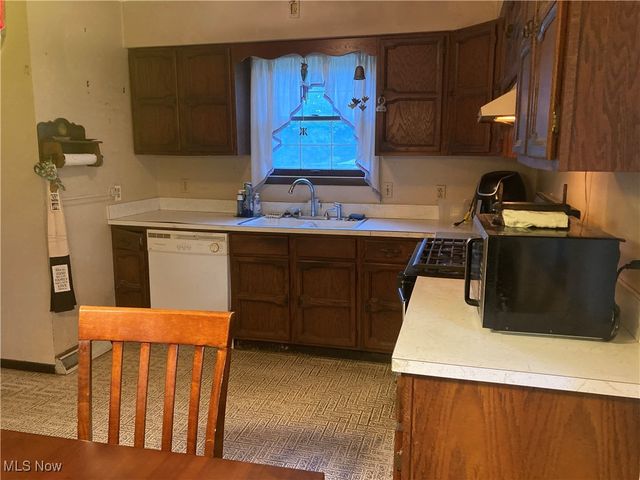 1283 Stillwagon Road SE, Warren, OH 44484