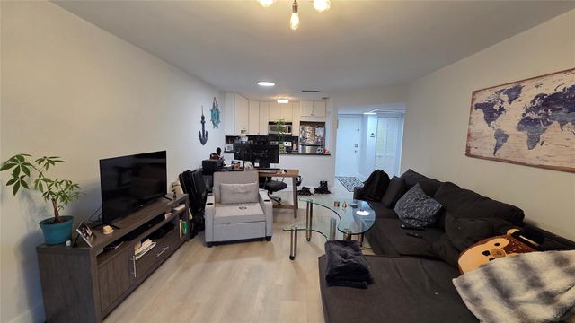 101 E Mcnab Rd 224, Pompano Beach, FL 33060