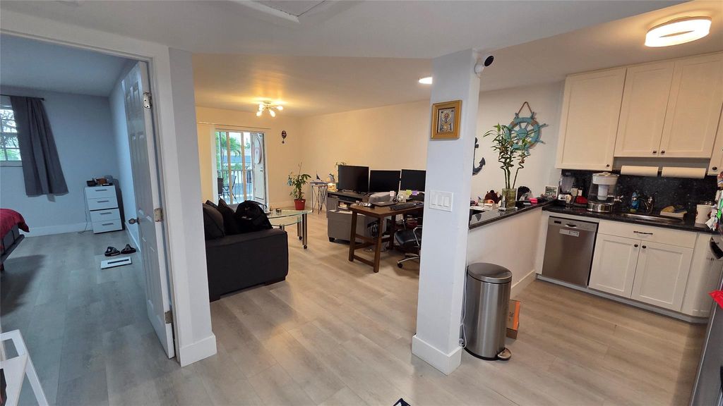 101 E Mcnab Rd 224, Pompano Beach, FL 33060