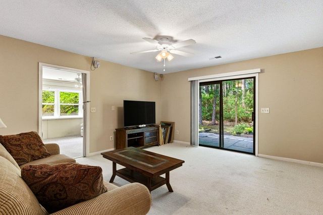 107 Mayberry Ln., Conway, SC 29526