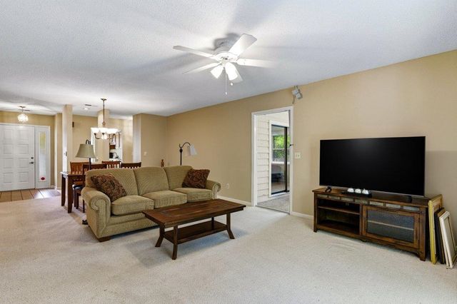 107 Mayberry Ln., Conway, SC 29526