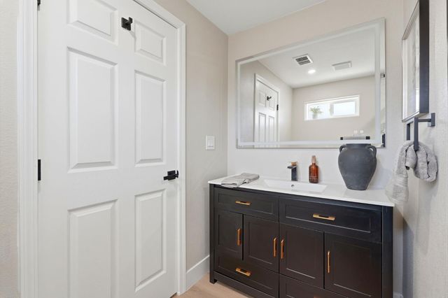 1225 Union Street, Kingsburg, CA 93631