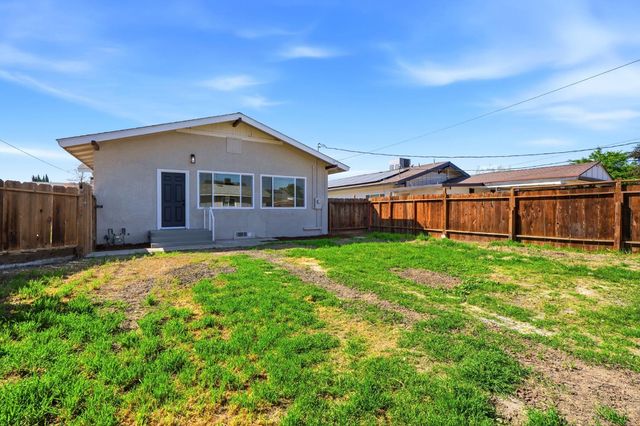 1225 Union Street, Kingsburg, CA 93631