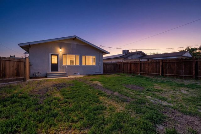 1225 Union Street, Kingsburg, CA 93631